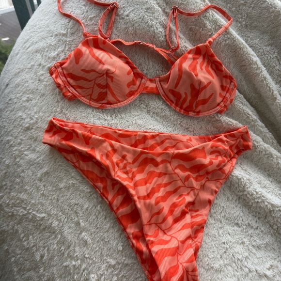 Aurelle Bikini Set - Picture 3 of 4